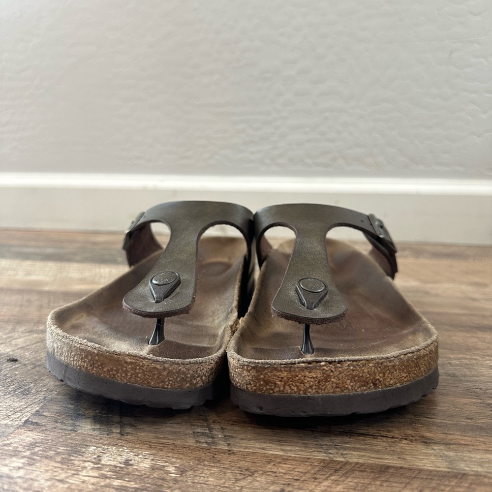 gold Birkenstock gizeh sandal